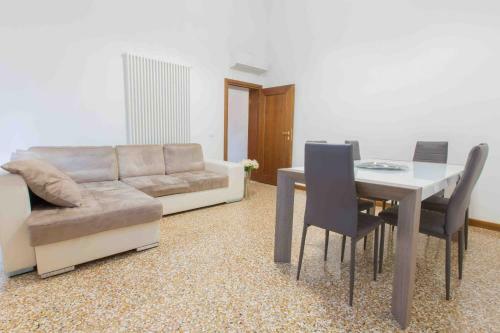 Ca Cicogna Air Conditioning And Fast Wifi, Central Location Apartment