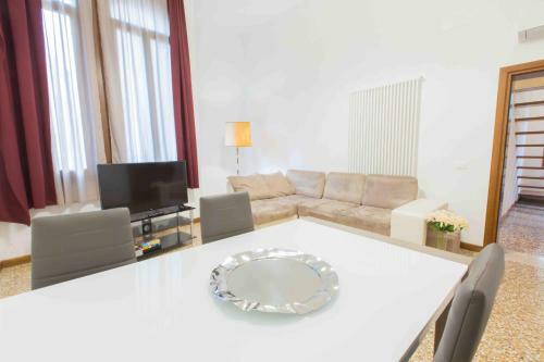 Ca Cicogna Air Conditioning And Fast Wifi, Central Location Apartment