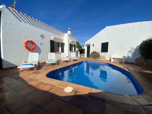 Villa Con Piscina Privada Y Gran Jard�n