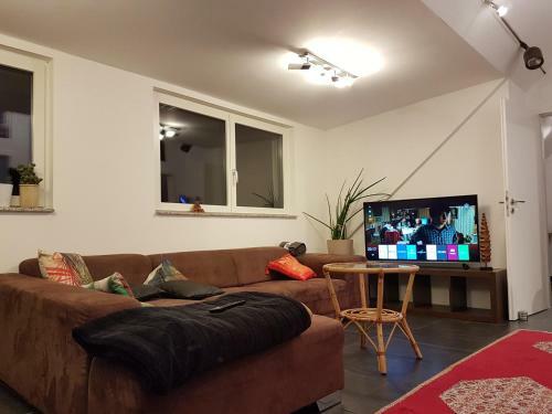 Apartamento 3,5 Zimmer Hochwertig Eingerichtete Dachgeschosswohnung