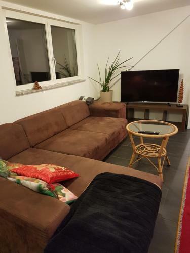 Apartamento 3,5 Zimmer Hochwertig Eingerichtete Dachgeschosswohnung