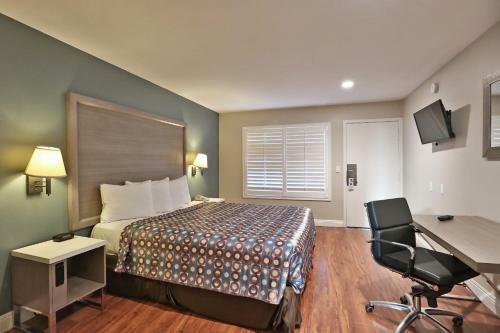 Motel Knights Inn Anaheim - Maingate North