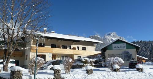 Hostal Alpina