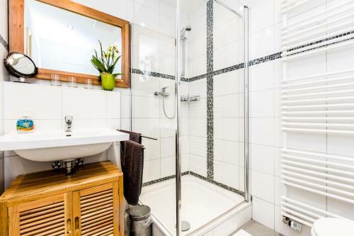 Design Apartment In K�ln Mit Terrasse