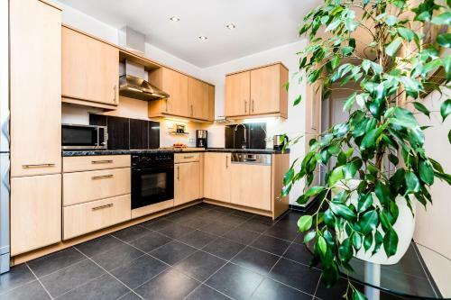 Design Apartment In K�ln Mit Terrasse