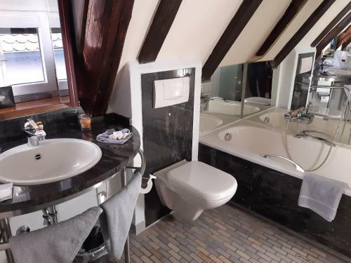 Hotel Schiefes Haus