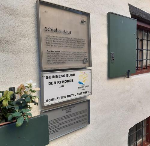 Hotel Schiefes Haus