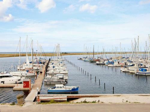 Apartamento One-bedroom Holiday Home In Wendtorf 6
