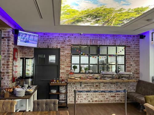 Hotel Weyotel