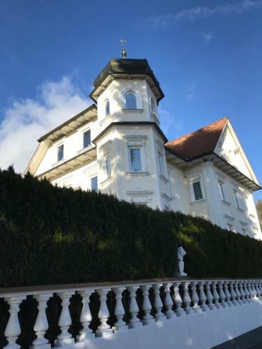 Hostal Bahnweg 9