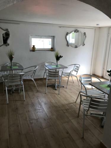 Hostal Bahnweg 9