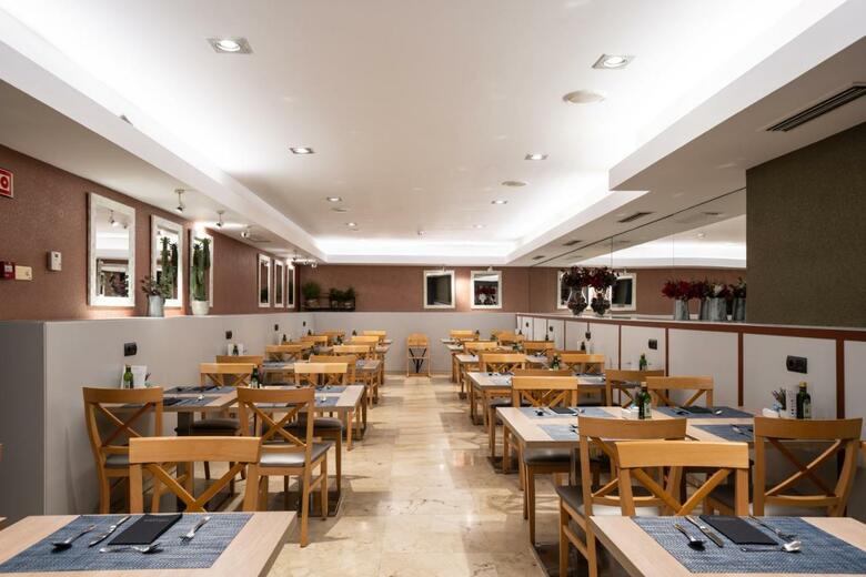 Hotel Catalonia Born