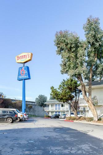 Motel 6 Hayward
