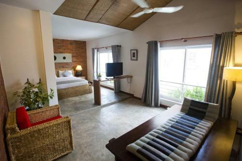 Hotel Away Villa Salt Phnom Penh