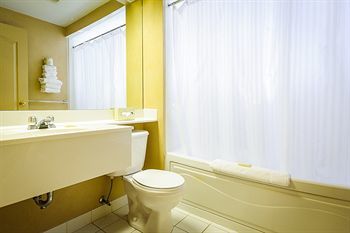 Peterborough Inn & Suites Hotel
