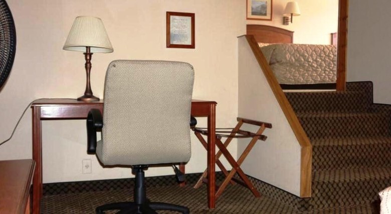 Hotel Luxury Inn & Suites