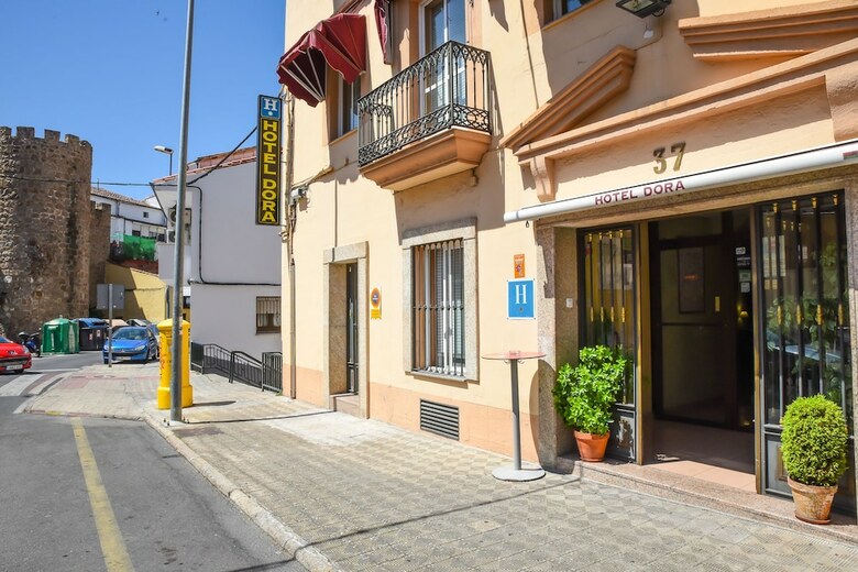 Hotel Dora