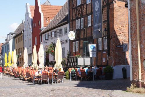 Thie� Mit Terrasse & Parkplatz - Abc202
