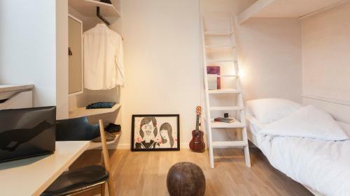 Aparthotel Room For Rent