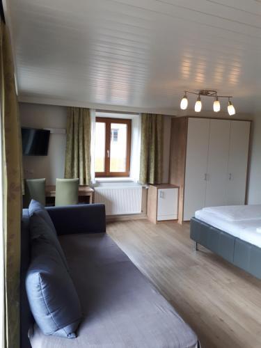 Hostal Pension Kreuzinger