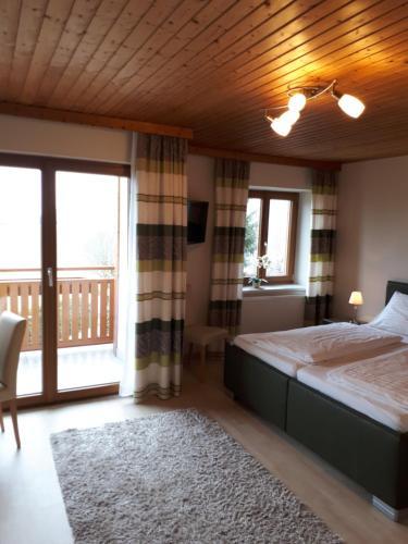 Hostal Pension Kreuzinger