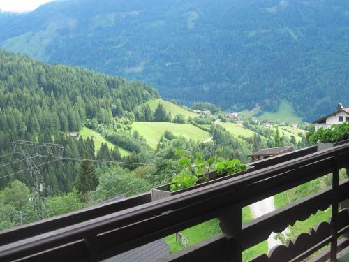 Hostal Chalet Catton
