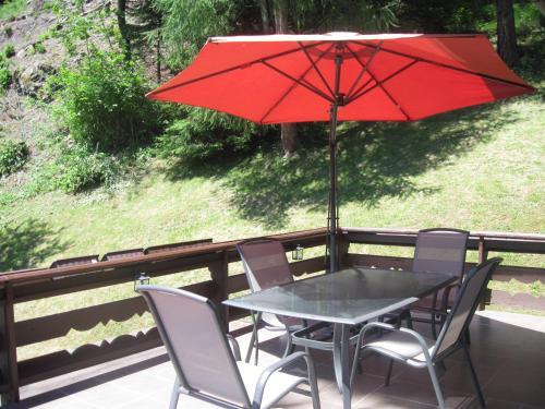 Hostal Chalet Catton