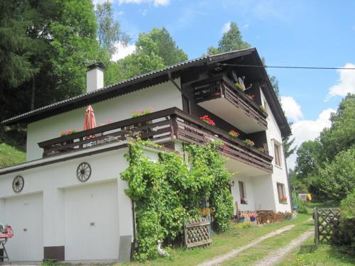Hostal Chalet Catton