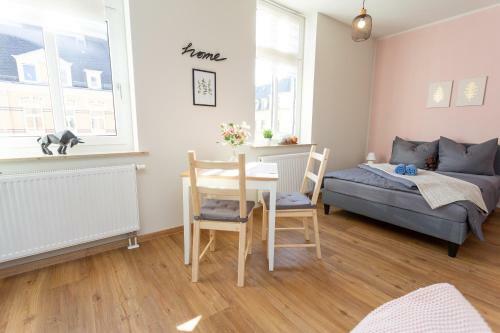 Full House Studios - The Buffalo Apartment - Ntflx + Wifi