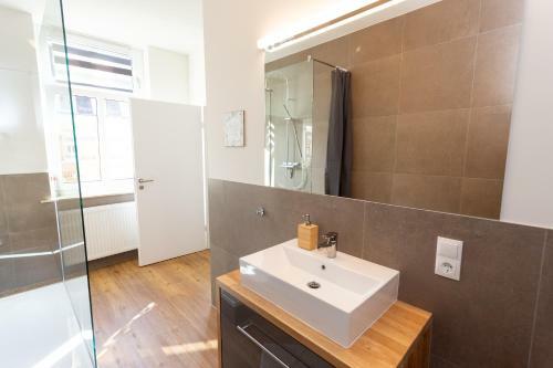 Full House Studios - The Buffalo Apartment - Ntflx + Wifi