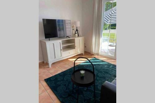 Apartamento Die Seeblume - Ferienwohnung Mit Pool Und Seeblick