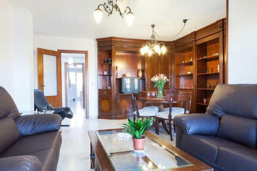 Beautiful Apartment 120m2, Two Minutes From The Beach