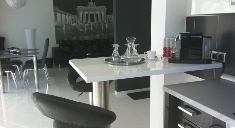 Apartment L�we