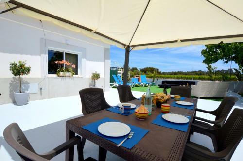 Bonita Casa Con Piscina Cerca de La Playa