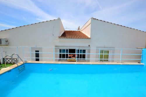 Bonita Casa Con Piscina Cerca de La Playa