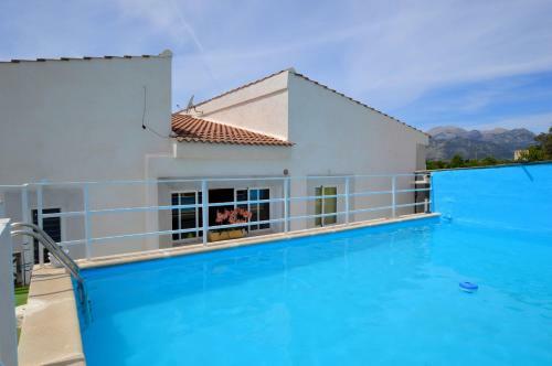 Bonita Casa Con Piscina Cerca de La Playa