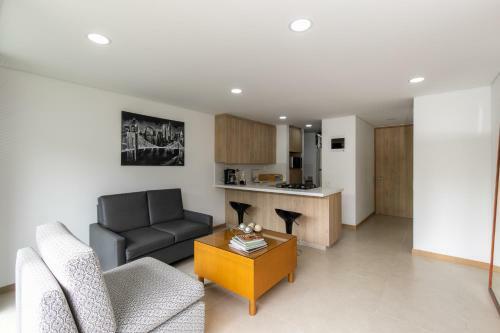 Apartamento Hermoso Apto En Poblado Con Vista Al Bosque