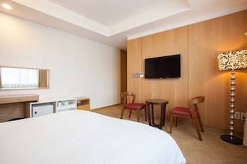Hotel Pharos