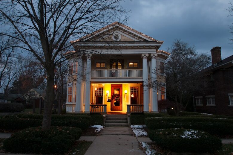 Bed & Breakfast Showers Inn