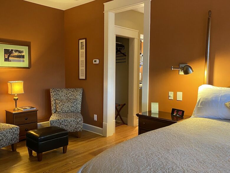 Bed & Breakfast Showers Inn
