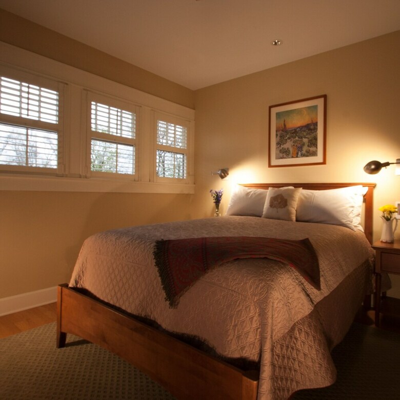 Bed & Breakfast Showers Inn