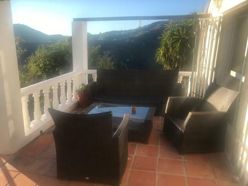 2 Bed Villa With Stunning Campo Views Near Competa