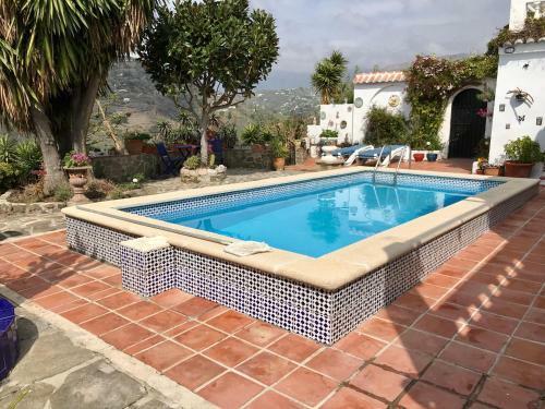 2 Bed Villa With Stunning Campo Views Near Competa
