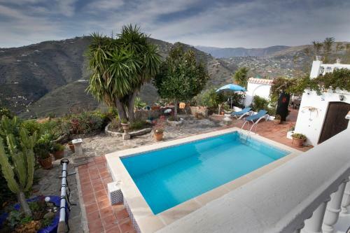 2 Bed Villa With Stunning Campo Views Near Competa