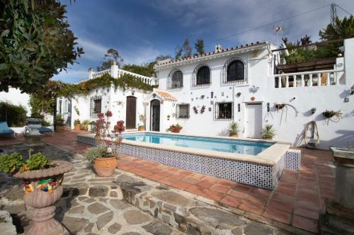 2 Bed Villa With Stunning Campo Views Near Competa