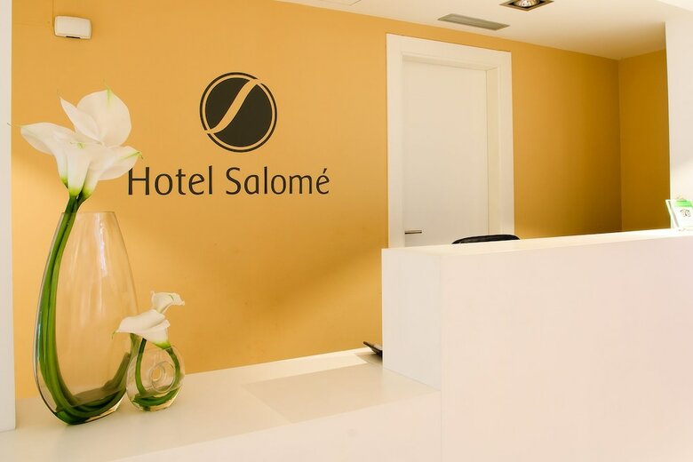 Hotel Salom�