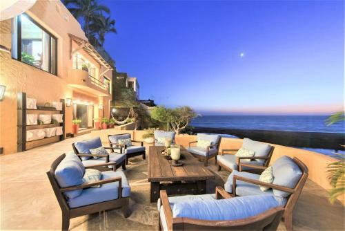 Villa New Luxury Getaway - Pool, Spa, Sunset, Views @ Casa Bella