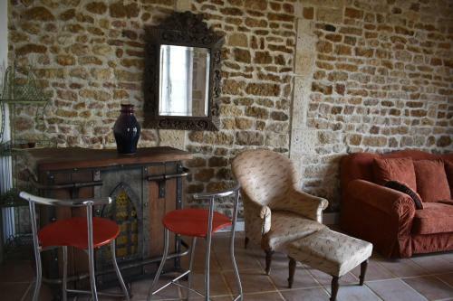 G�te Du Ch�teau De Chevannes