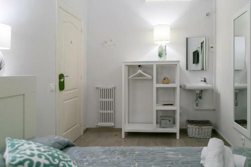 Hostal Blanc Guest House