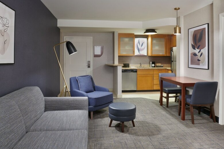 Hotel Residence Inn By Marriott Calgary Airport